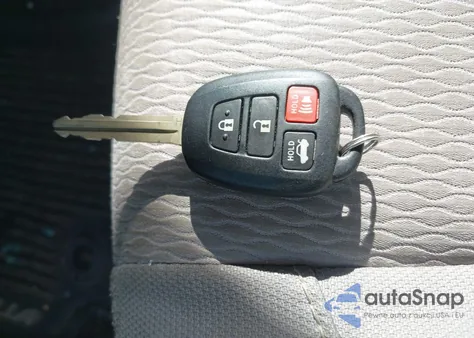 2014 Toyota Corolla Le Plus z USA, uszkodzony, nr VIN 2T1BURHE2EC120039